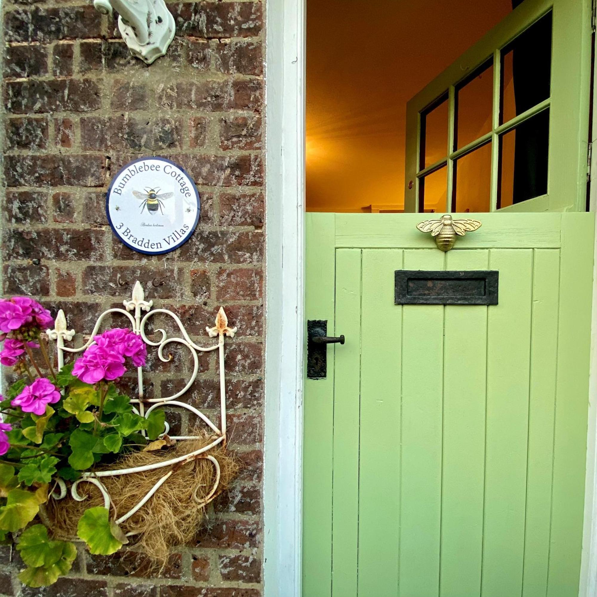 Bumblebee Cottage - Cosy Cottage In Area Of Outstanding Natural Beauty Hemel Hempstead Esterno foto